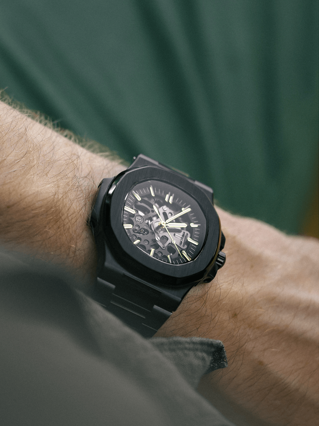 Nomods Seiko Mod - Nautilus Skeleton Black PVD Gold